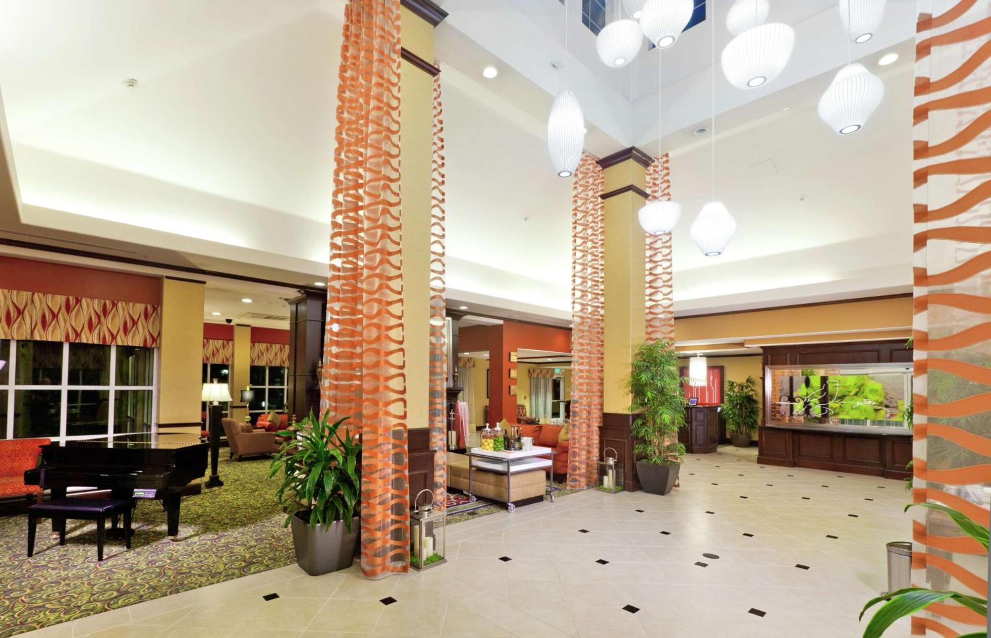 Hilton Garden Inn Фонтана Экстерьер фото