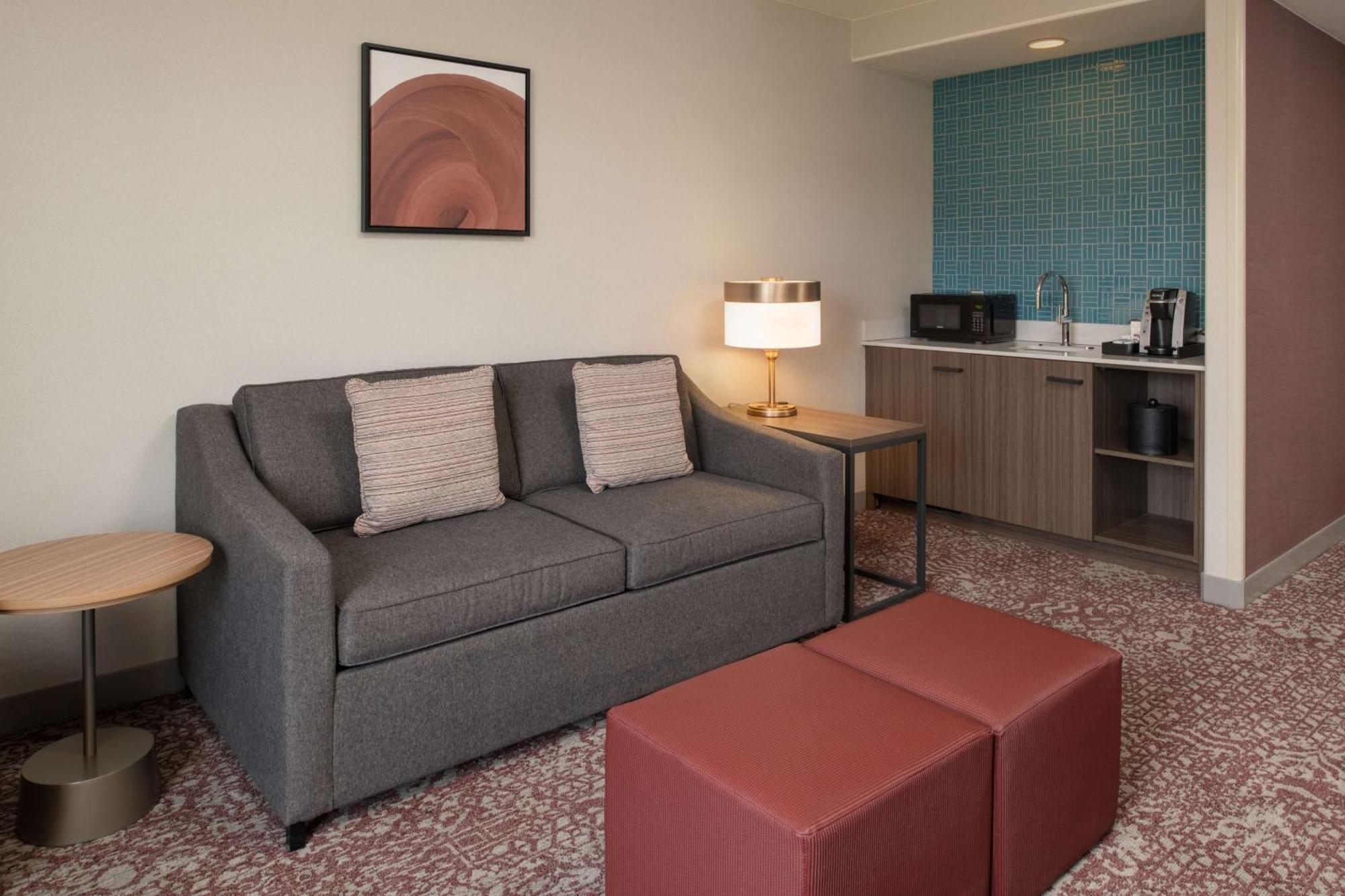 Hilton Garden Inn Фонтана Экстерьер фото