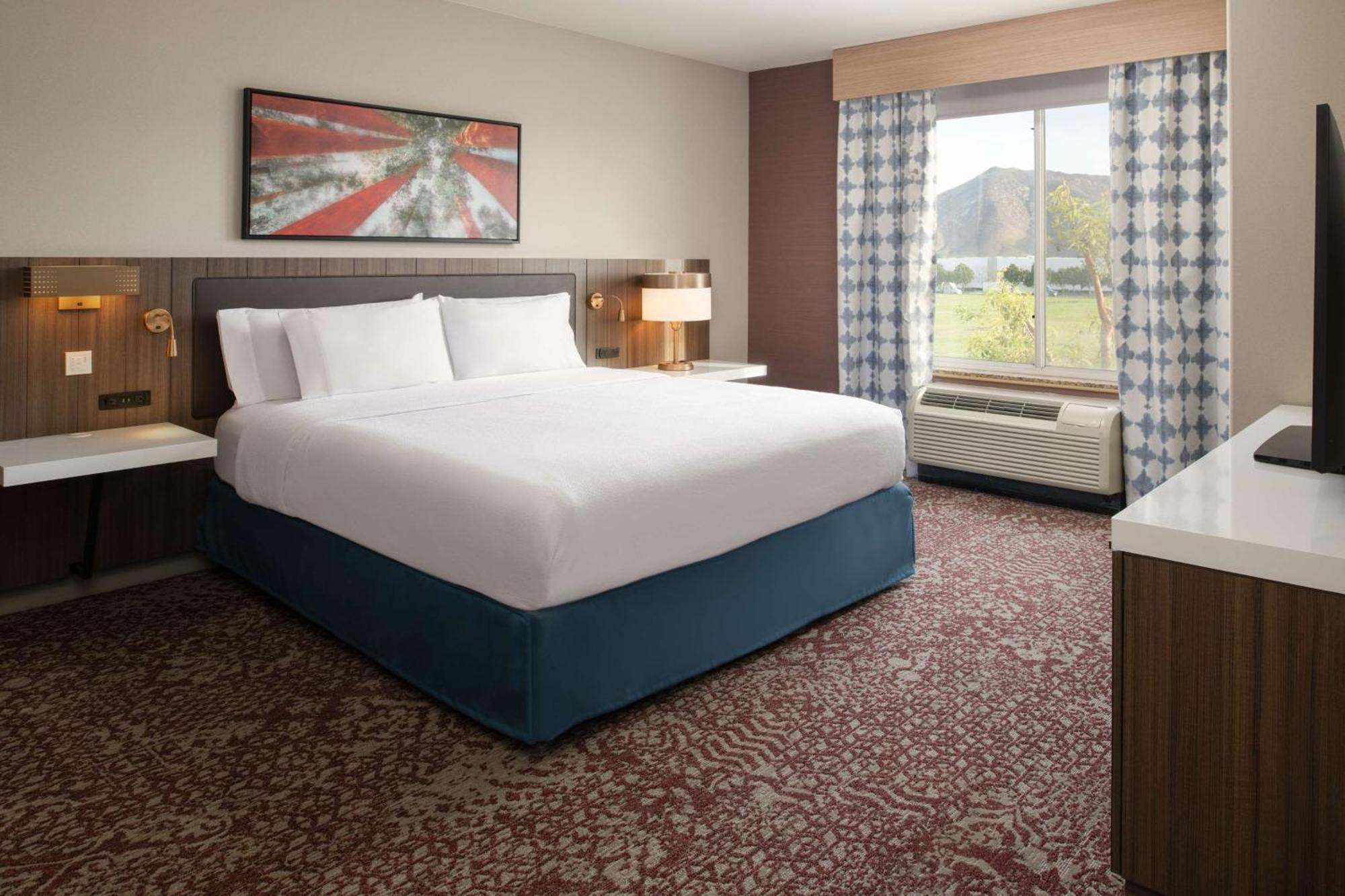 Hilton Garden Inn Фонтана Экстерьер фото