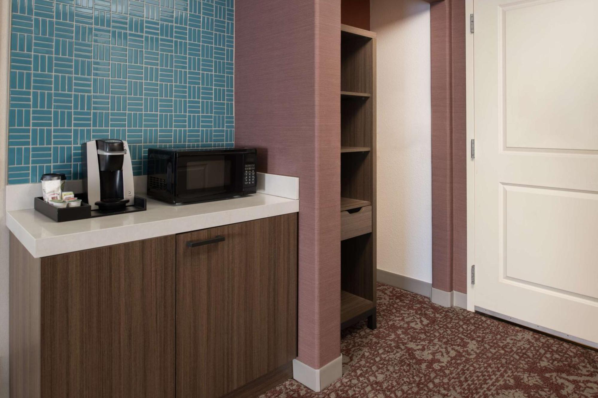 Hilton Garden Inn Фонтана Экстерьер фото