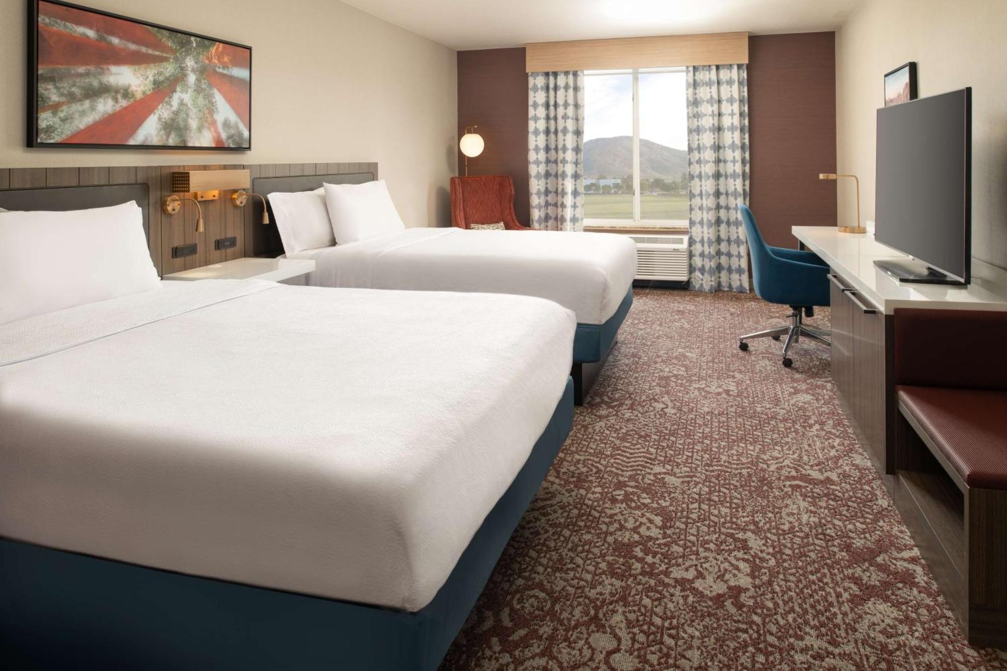 Hilton Garden Inn Фонтана Экстерьер фото