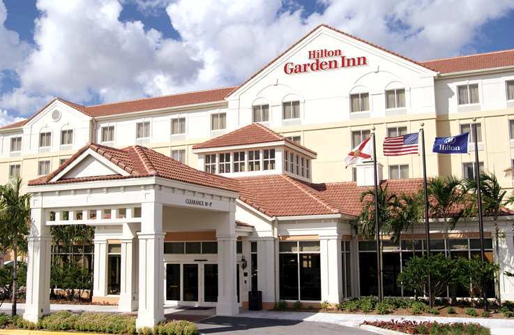 Hilton Garden Inn Фонтана Экстерьер фото