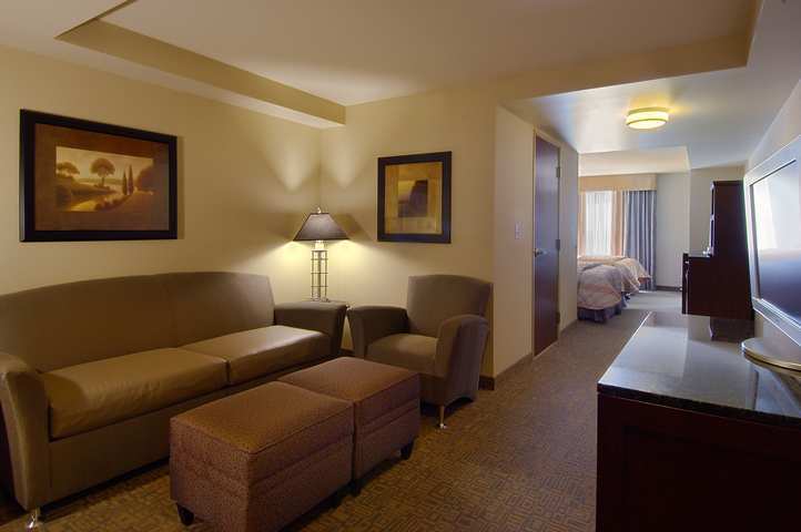 Hilton Garden Inn Фонтана Экстерьер фото